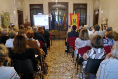 18-P1200408