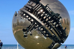 Pesaro - Sfera Grande di Arnaldo Pomodoro